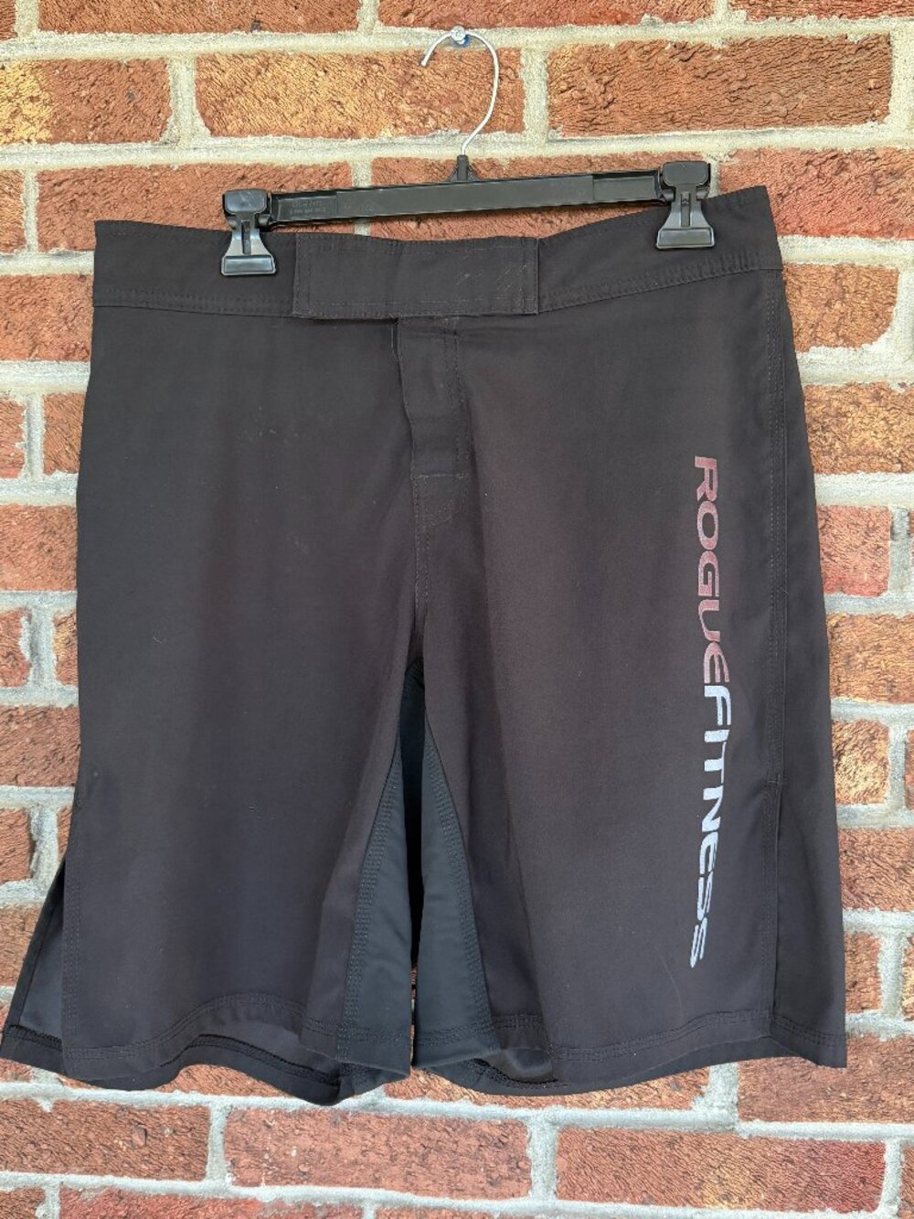 rogue fitness shorts * black * size 32 * waist tie * euc
